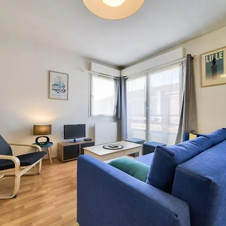 Cosy 10min From The Metro Parking *