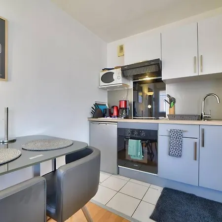 Lejlighed Cosy 10min From The Metro Parking