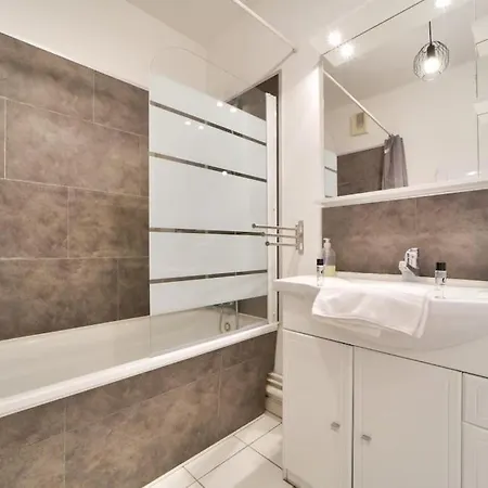 Cosy 10min From The Metro Parking Lejlighed Lille